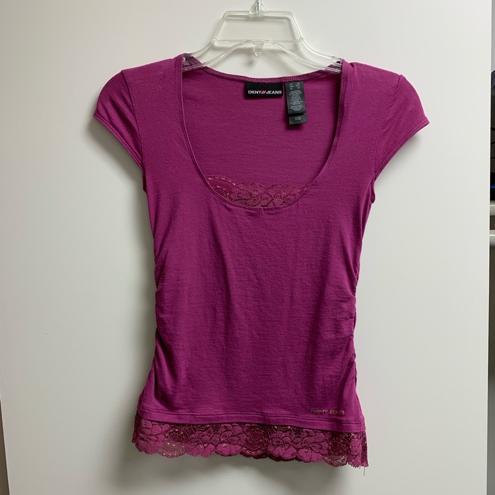 DKNY cute fuscia summer tee!